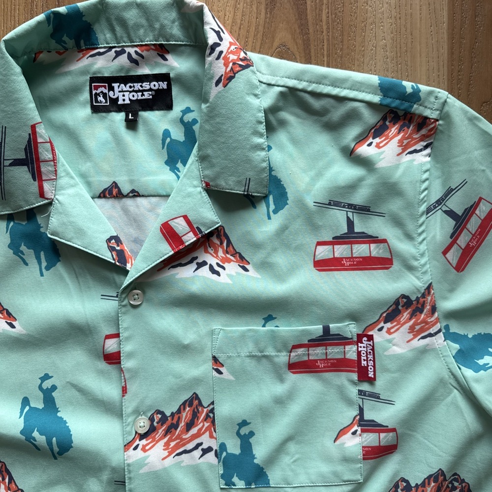 Jackson Hole Wyoming Brist MFG All Over Print Performance Button Up Size Large